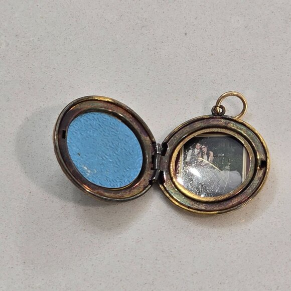 Vintage Gold-Tone Floral Locket Pendant With Mother Of Pearl Accents front - Picture 3 of 7